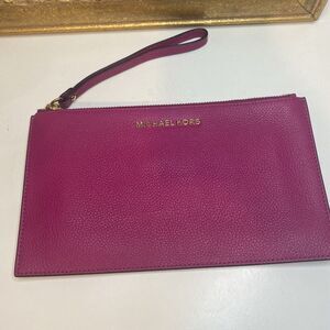 MICHAEL KORS MK Jet Set LG CLUTCH Zip Wristlet Wallet Pomegranate Purple Leather